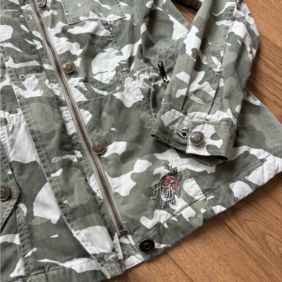 Harley Davidson Ladies Camouflage Rose Patch Hooded Jacket - Size S - EUC - Picture 3 of 14